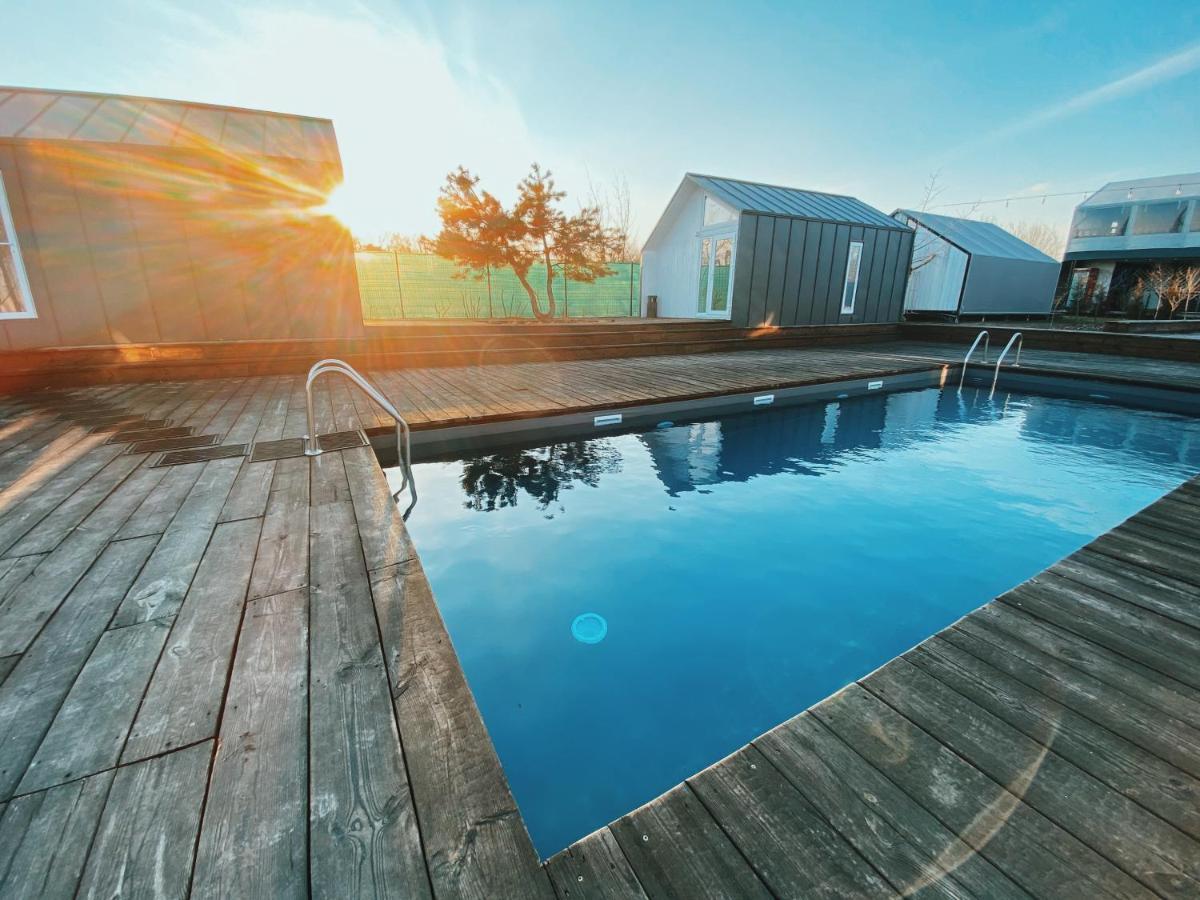 Долина ХЮГГЕ Hotel Черноморск Екстериор снимка
