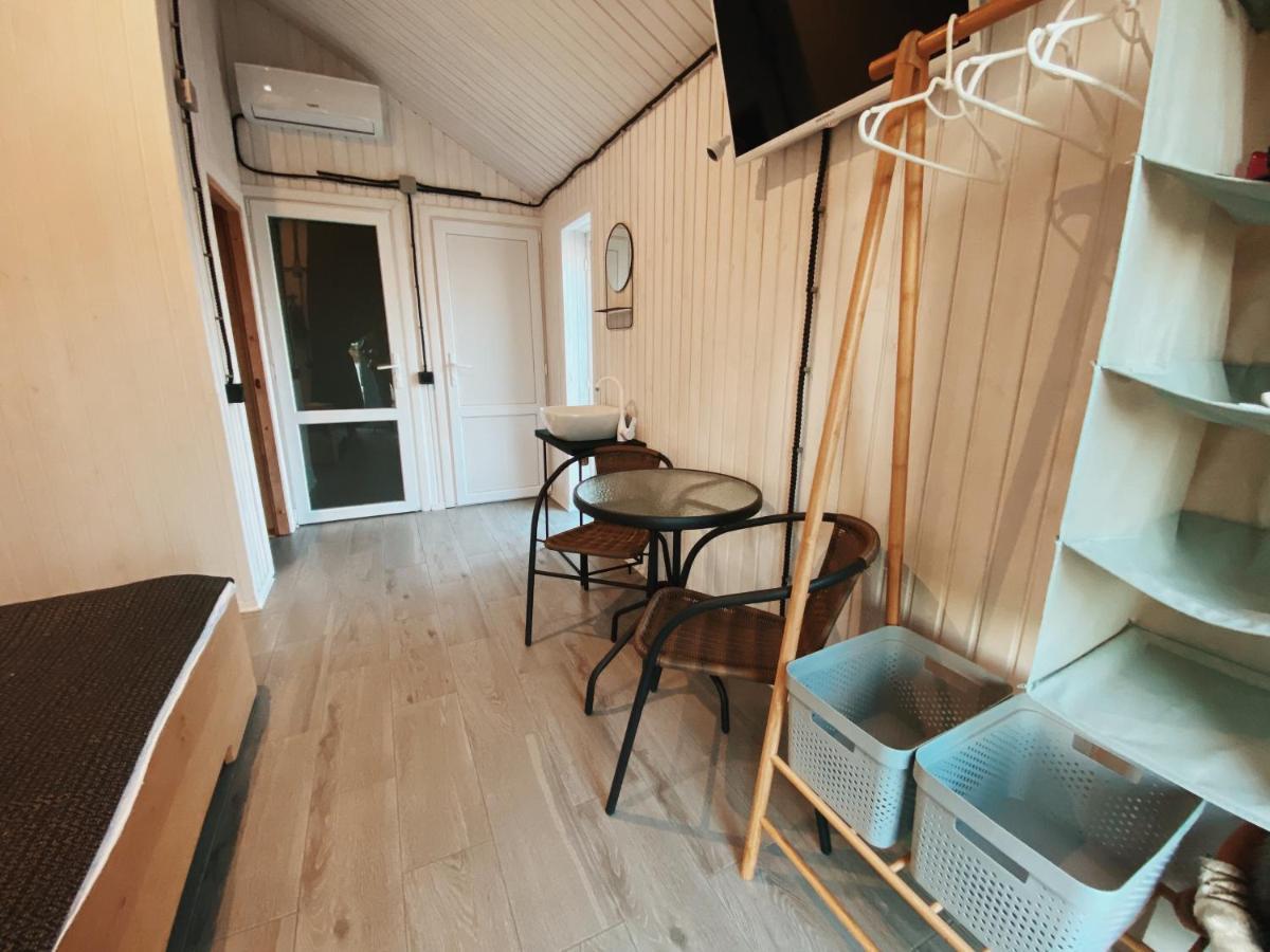 Долина ХЮГГЕ Hotel Черноморск Екстериор снимка
