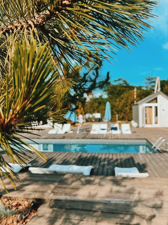 Долина ХЮГГЕ Hotel Черноморск Екстериор снимка