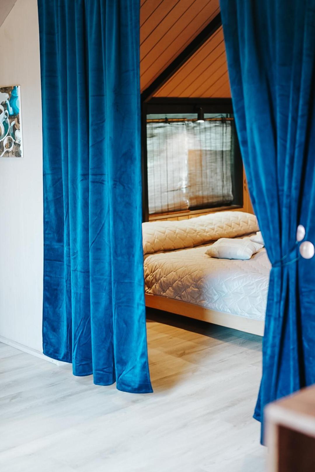 Долина ХЮГГЕ Hotel Черноморск Екстериор снимка