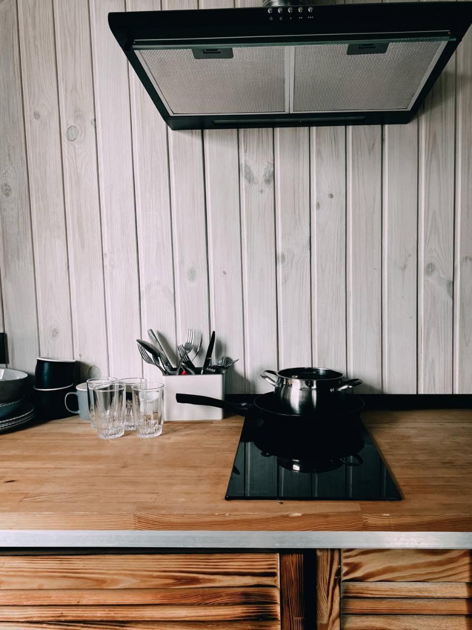 Долина ХЮГГЕ Hotel Черноморск Екстериор снимка